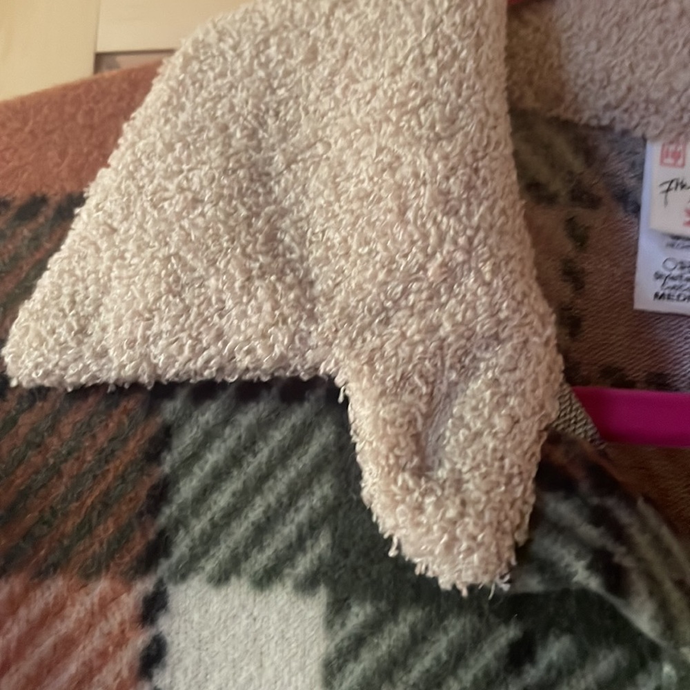 Woman’s shacket - Picture 4 of 7